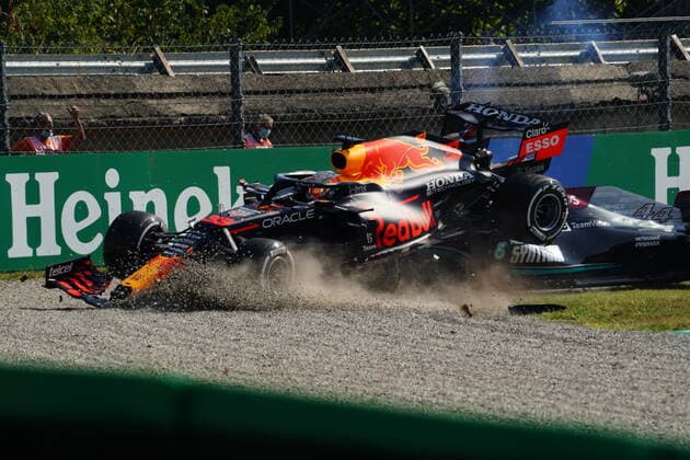 FORMULA 1 HEINEKEN GRAN PREMIO D ITALIA 2021 12.09.2021, Autodromo Nazionale di Monza, Monza, FORMULA 1 HEINEKEN GRAN PREMIO D ITALIA 2021 ,im Bild Unfall zwisachen Max Verstappen (NEL 33), Red Bull Racing Honda und Lewis Hamilton (GBR 44), Mercedes-AMG Petronas Formula One Team