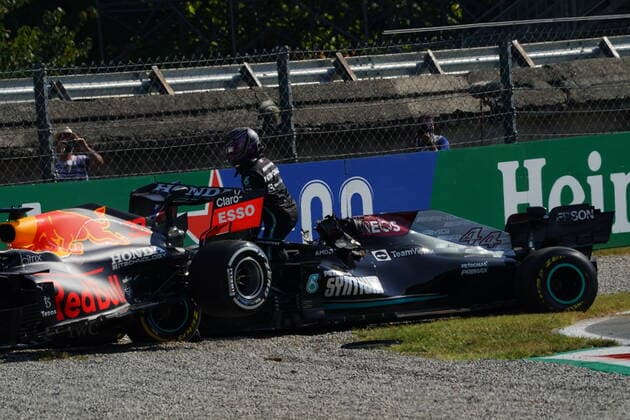 FORMULA 1 HEINEKEN GRAN PREMIO D ITALIA 2021 12.09.2021, Autodromo Nazionale di Monza, Monza, FORMULA 1 HEINEKEN GRAN PREMIO D ITALIA 2021 ,im Bild Unfall zwisachen Max Verstappen (NEL 33), Red Bull Racing Honda und Lewis Hamilton (GBR 44), Mercedes-AMG Petronas Formula One Team