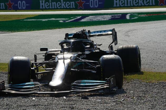 FORMULA 1 HEINEKEN GRAN PREMIO D ITALIA 2021 12.09.2021, Autodromo Nazionale di Monza, Monza, FORMULA 1 HEINEKEN GRAN PREMIO D ITALIA 2021 ,im Bild Unfall zwisachen Max Verstappen (NEL 33), Red Bull Racing Honda und Lewis Hamilton (GBR 44), Mercedes-AMG Petronas Formula One Team