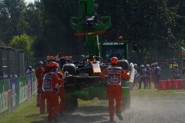 FORMULA 1 HEINEKEN GRAN PREMIO D ITALIA 2021 12.09.2021, Autodromo Nazionale di Monza, Monza, FORMULA 1 HEINEKEN GRAN PREMIO D ITALIA 2021 ,im Bild Unfall zwisachen Max Verstappen (NEL 33), Red Bull Racing Honda und Lewis Hamilton (GBR 44), Mercedes-AMG Petronas Formula One Team