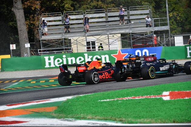 FORMULA 1 HEINEKEN GRAN PREMIO D ITALIA 2021 12.09.2021, Autodromo Nazionale di Monza, Monza, FORMULA 1 HEINEKEN GRAN PREMIO D ITALIA 2021 ,im Bild Unfall zwisachen Max Verstappen (NEL 33), Red Bull Racing Honda und Lewis Hamilton (GBR 44), Mercedes-AMG Petronas Formula One Team