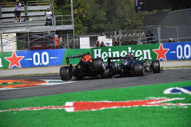 FORMULA 1 HEINEKEN GRAN PREMIO D ITALIA 2021 12.09.2021, Autodromo Nazionale di Monza, Monza, FORMULA 1 HEINEKEN GRAN PREMIO D ITALIA 2021 ,im Bild Unfall zwisachen Max Verstappen (NEL 33), Red Bull Racing Honda und Lewis Hamilton (GBR 44), Mercedes-AMG Petronas Formula One Team