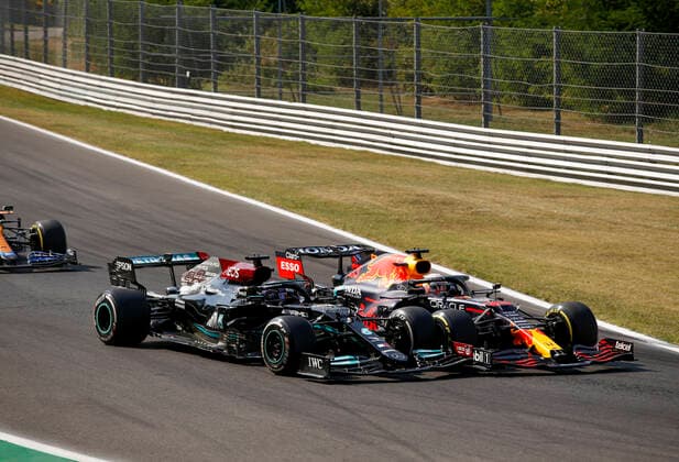44 Lewis Hamilton (GBR, Mercedes-AMG Petronas F1 Team), 33 Max Verstappen (NED, Red Bull Racing), F1 Grand Prix of Italy at Autodromo Nazionale Monza on September 12, 2021 in Monza, Italy. (Photo by HOCH ZWEI) Monza Italy