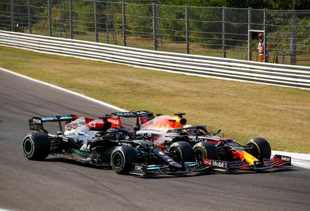 44 Lewis Hamilton (GBR, Mercedes-AMG Petronas F1 Team), 33 Max Verstappen (NED, Red Bull Racing), F1 Grand Prix of Italy at Autodromo Nazionale Monza on September 12, 2021 in Monza, Italy. (Photo by HOCH ZWEI) Monza Italy
