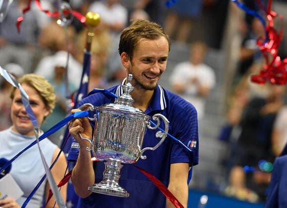 Bilder des Jahres 2021, Sport 09 September Sport Themen der Woche KW36 Sport Bilder des Tages 2021 US Open Men s Single Final Winner Daniil Medvedev ,Russia *** 2021 US Open Men s Single Final Winner Daniil Medvedev ,Russia