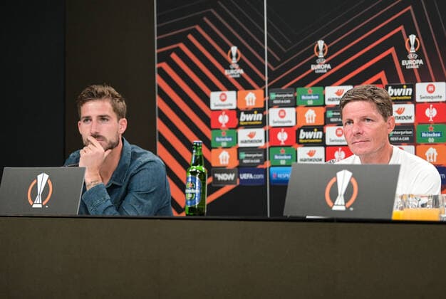 15.09.2021, xjhx, Fussball UEFA Europa League, Eintracht Frankfurt - Training und Pressekonferenz emspor, v.l. Kevin Trapp (Eintracht Frankfurt), Trainer Oliver Glasner (Eintracht Frankfurt) zautz (DFL DFB REGULATIONS PROHIBIT ANY USE OF PHOTOGRAPHS as IMAGE SEQUENCES and or QUASI-VIDEO) Frankfurt