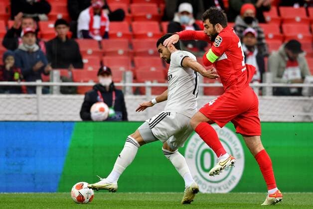 6651401 15.09.2021 Legia s Mahir Emreli, left, and Spartak s Georgi Dzhikiya struggle for a ball during the Europa League soccer match between Spartak Moscow and Legia Warsaw, in Moscow, Russia. Pavel Bednyakov Sputnik Russia Soccer Europa League Spartak - Legia  4eee7caad116a2e2