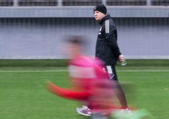 MOSCOW, RUSSIA - SEPTEMBER 15, 2021: Lokomotiv Moscow s head coach Marko Nikolic (back) is seen during a training session at Luzhniki Stadium one day before a UEFA Europea League Group Stage match against Olympique de Marseille. The match will take place at Lokomotiv Stadium in Moscow on 16 September 2021. Sergei Savostyanov TASS  TS11082D