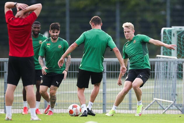 SOCCER - UEFA EL, Rapid vs Genk VIENNA,AUSTRIA,15.SEP.21 - SOCCER - UEFA Europa League, group stage, SK Rapid Wien vs KRC Genk, preview, training Rapid. Image shows Taxiarchis Fountas and Marco Gruell (Rapid).  GEPAxpictures xDavidxBitzan