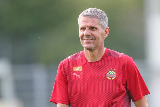 SOCCER - UEFA EL, Rapid vs Genk VIENNA,AUSTRIA,15.SEP.21 - SOCCER - UEFA Europa League, group stage, SK Rapid Wien vs KRC Genk, preview, training Rapid. Image shows head coach Dietmar Kuehbauer (Rapid).  GEPAxpictures xDavidxBitzan