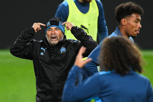 Sport Bilder des Tages 6651549 15.09.2021 Marseille s head coach Jorge Sampaoli attends a training session ahead of the Europa League soccer match against Lokomotiv Moscow, in Moscow, Russia. Ramil Sitdikov Sputnik Russia Europa League Marseille Training  4e52a38fd2084e35