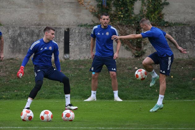 Dinamo Zagreb Training Session Dominik Livakovic of Dinamo Zagreb and Mislav Orsic of Dinamo Zagreb during the Dinamo Zagreb training session before the Europa League Group H match against West Ham United at Stadion Maksimir, Zagreb Content Not Available For UK Newspapers Copyright: xPaulxChestertonx FIL-15874-0010