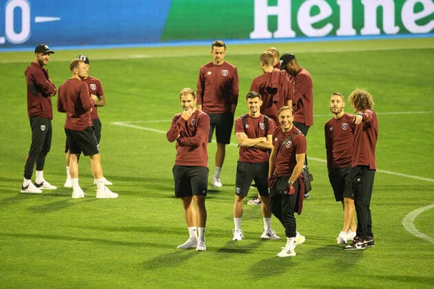 West Ham United Stadium Walk The West Ham players during the West Ham United Stadium Walk before the Europa League Group H match against Dinamo Zagreb at Stadion Maksimir, Zagreb Content Not Available For UK Newspapers Copyright: xPaulxChestertonx FIL-15876-0009