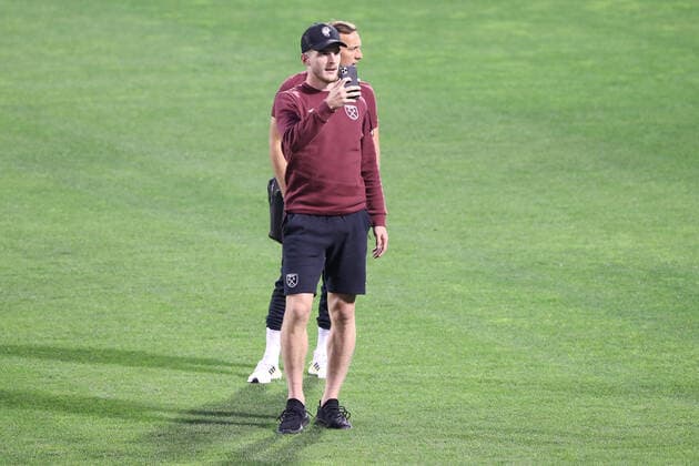 West Ham United Stadium Walk Declan Rice of West Ham United and Mark Noble of West Ham United during the West Ham United Stadium Walk before the Europa League Group H match against Dinamo Zagreb at Stadion Maksimir, Zagreb Content Not Available For UK Newspapers Copyright: xPaulxChestertonx FIL-15876-0040