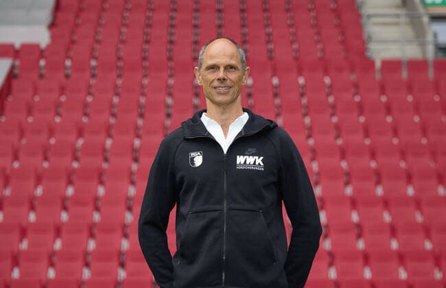 Dr. Jena-Ulrich Otto; Mannschaftsarzt FC Augsburg 1907; 1.BL, Porträttermin 2021 2022,