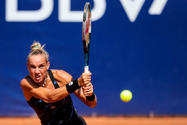 September 15, 2021, VALENCIA, VALENCIA, SPAIN: Arantxa Rus of holland in action against Daniela Seguel of Chile during the first round of the Open Internacional de Valencia, ITF World Tennis, celebrated at Sporting Tennis Valencia on september 14, 2021, in Valencia, Spain. VALENCIA SPAIN - ZUMAa181 20210915_zaa_a181_195 Copyright: xIvanxTerronx