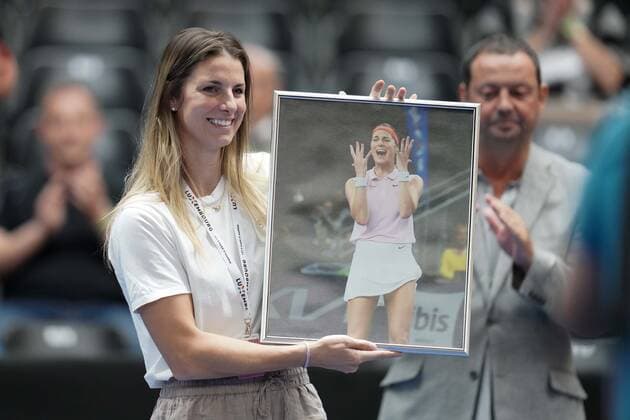Tennis WTA, Tennis Damen Turnier Luxemburg BGLBNPParibas Open 2021, 16.09.2021, Tennis WTA Turnier Luxemburg, BGLBNPParibas Open 2021, BGL BNP Paribas Open, 2021, Luxemburg, Kockelscheuer, CK Sportcenter, Finale vl: Verabschiedung von Mandy Minella (Luxembourg, Luxemburg, LUX) die ihre Karriere beendet