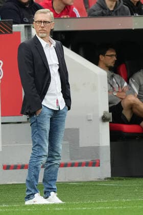 GER, UEFA EL Bayer 04 Leverkusen (GER) vs. Ferencevaros Budapest (HUN) 16.09.2021, BayArena, Leverkusen, Europalegue, Gruppenhase, 1. Spieltag, GER, UEFA EL Bayer 04 Leverkusen (GER) vs. Ferencevaros Budapest (HUN), im Bild: Peter Stoeger Trainer Headcoach (Budapest)