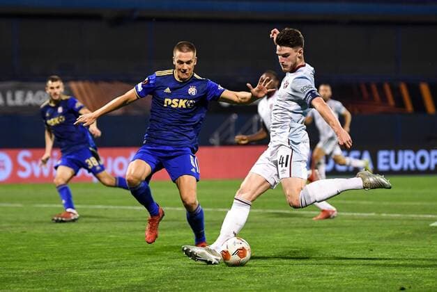 Fußball, EL, Dinamo Zagreb - West Ham United Mandatory Credit: Photo by Simon Dael Shutterstock (12446971cn) Declan Rice of West Ham United scores 0-2 Dinamo Zagreb v West Ham United, UEFA Europa League, Group H, Football, Stadion Maksimir, Zagreb, Croatia - 16 Sep 2021 EDITORIAL USE ONLY No use with unauthorised audio, video, data, fixture lists, club league logos or live services. Online in-match use limited to 120 images, no video emulation. No use in betting, games or single club league player publications. Dinamo Zagreb v West Ham United, UEFA Europa League, Group H, Football, Stadion Maksimir, Zagreb, Croatia - 16 Sep 2021 EDITORIAL USE ONLY No use with unauthorised audio, video, data, fixture lists, club league logos or live services. Online in-match use limited to 120 images, no video emulation. No use in betting, games or single club league player publications. Copyright: xSimonxDael Shutterstockx 12446971cn