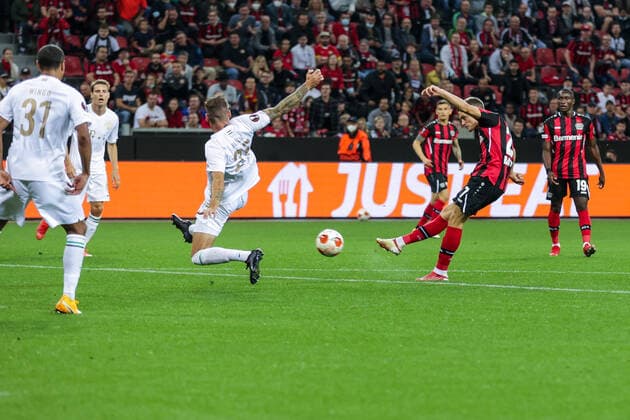 16.09.2021, Fussball, Saison 2021 2022, UEFA Europa League, Gruppenphase, 1. Spieltag, Bayer 04 Leverkusen - Ferencvaros Budapest Florian Wirtz (Bayer 04 Leverkusen) erzielt den Treffer zum 2:1. Foto: RHR-Foto Dennis Ewert Leverkusen BayArena NRW Deutschland xRHR-FOTO DEx
