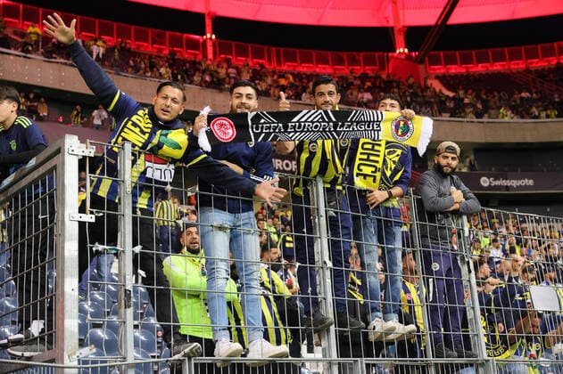 Eintracht Frankfurt - Fenerbahce SK, UEFA Europa League Fenerbahce-Fans vor Spielbeginn. Spiel der UEFA Europa League zwischen Eintracht Frankfurt und Fenerbahce SK am 16. September 2021 im Deutsche Bank Park in Frankfurt am Main., Frankfurt am Main Hessen Deutschland Deutsche Bank Park
