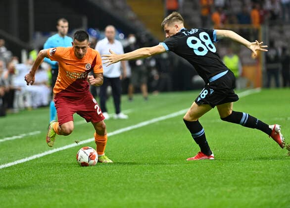 Olimpiu Morutan of Galatasaray and Toma Basic of Lazio during the UEFA Europa League Group E match between Galatasaray and Lazio at Turk Telekom Stadium in Istanbul , Turkey on September 16, 2021. 