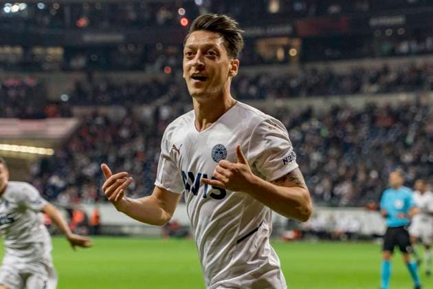 Sport Themen der Woche KW37 Sport Bilder des Tages UEFA Europa League, Eintracht Frankfurt vs. Fenerbahce Istanbul, Frankfurt, Deutsche Bank Park, 16.9.2021 Mesut Özil (Fenerbahce Istanbul 10), Eintracht Frankfurt vs. Fenerbahce Istanbul, Frankfurt, Deutsche Bank Park, 16.9.2021 Copyright: xBEAUTIFULxSPORTS Gawlikx