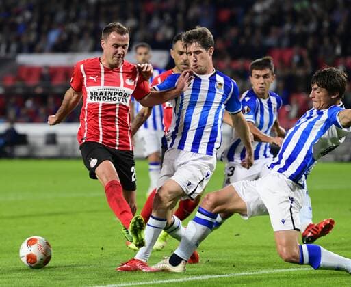 EINDHOVEN - (lr) Mario Gotze of PSV Eindhoven, Aritz Elustondo of Real Sociedad, Robin Le Normand of Real Sociedad during the UEFA Europa League match between PSV Eindhoven and Real Sociedad at Phillips stadium on September 16, 2021 in Eindhoven, Netherlands. ANP OLAF KRAAK UEFA Europa League 2021 2022 xVIxANPxSportx xxANPxIVx