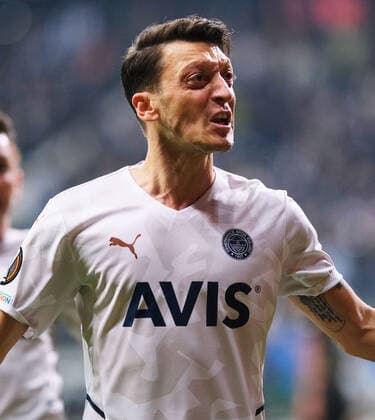 Mesut Oezil (Fenerbahce Istanbul, 10) bejubelt seinen Treffer zum 0-1 beim Spiel Eintracht Frankfurt vs. Fenerbahce Istanbul in der Uefa Europa League am 16.09.2021 Eintracht Frankfurt vs. Fenerbahce Istanbul, Fussball, Uefa Europe League, 16.09.2021 Frankfurt Copyright: xEibner-Pressefotox xMichaelxBermx