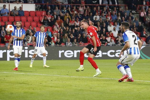 EINDHOVEN - 16-09-2021, Philips stadion. Dutch football, UEFA Europa League, season 2021-2022. during the match PSV - Real Sociedad, PSV player Mario Gotze scoring the 1-0 PSV - Real Sociedad  x13491625x Copyright: