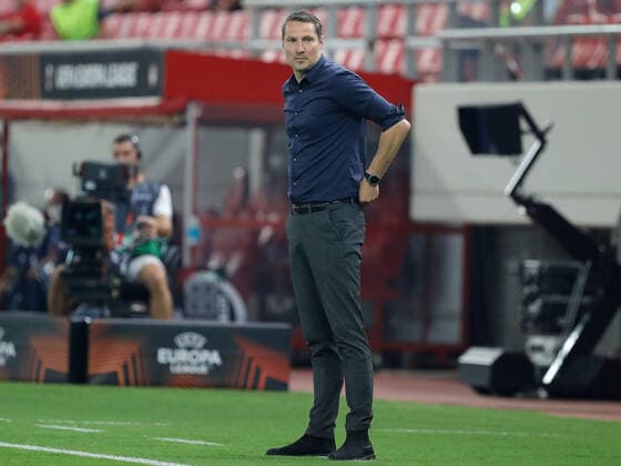 Fußball, EL, Olympiakos Piräus - Royal Antwerpen Olympiacos F.C. v Royal Antwerp UEFA Europa League Brian Priske Manager of Royal Antwerp during the UEFA Europa League Group D match at Karaiskakis Stadium, Piraeus Content Not Available For UK Newspapers Copyright: xYannisxHalasx FIL-15879-0033