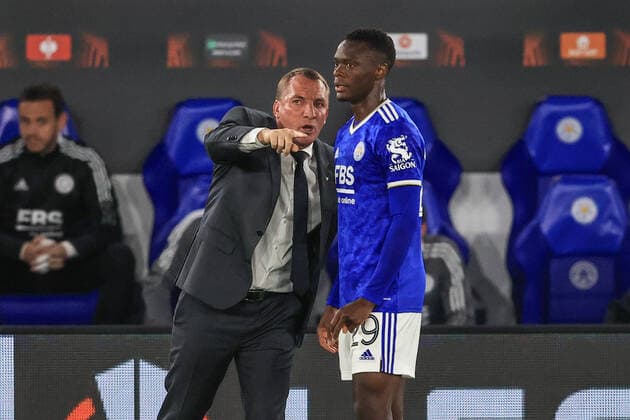 UEFA Europa League Leicester City v Napoli Brendan Rogers manager of Leicester City gives instruction to Patson Daka 29 of Leicester City Leicester King Power Stadium Leicestershire United Kingdom Copyright: xMarkxCosgrove NewsxImagesx
