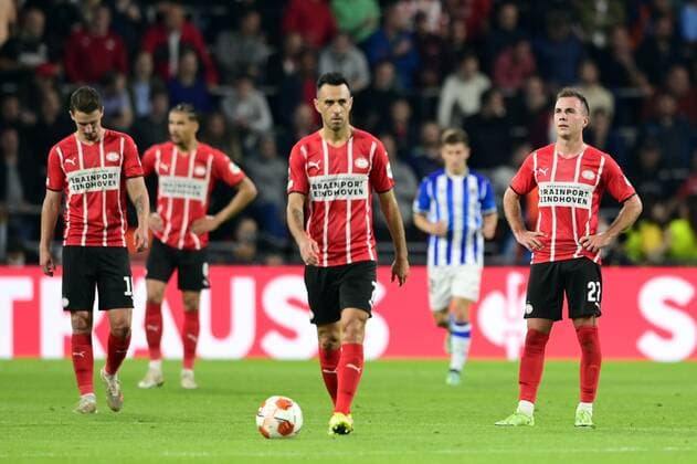 EINDHOVEN - (lr) Olivier Boscagli of PSV Eindhoven, Eran Zahavi of PSV Eindhoven, Mario Gotze of PSV Eindhoven during the UEFA Europa League match between PSV Eindhoven and Real Sociedad at Phillips stadium on September 16, 2021 in Eindhoven, Netherlands. ANP OLAF KRAAK UEFA Europa League 2021 2022 xVIxANPxSportx xxANPxIVx