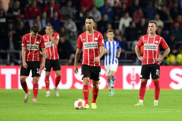 EINDHOVEN - (lr) Olivier Boscagli of PSV Eindhoven, Eran Zahavi of PSV Eindhoven, Mario Gotze of PSV Eindhoven during the UEFA Europa League match between PSV Eindhoven and Real Sociedad at Phillips stadium on September 16, 2021 in Eindhoven, Netherlands. ANP OLAF KRAAK UEFA Europa League 2021 2022 xVIxANPxSportx xxANPxIVx