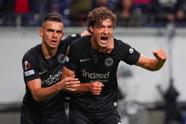 celebrate the goal, Torjubel zum 1:1 um Torschütze Sam Lammers (Eintracht Frankfurt) mit Rafael Santos Borre (Eintracht Frankfurt) - Frankfurt 16.09.2021: Eintracht Frankfurt vs. Fenerbahce Istanbul, Deutsche Bank Park, 1. Spieltag UEFA Europa League