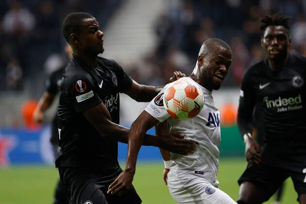 16.09.2021, Fussball, Europa League, 2021 - 2022, Eintracht Frankfurt - Fenerbahce Istanbul, GER, Frankfurt, Frankfurt stadion Bild: v. li. Evan N Dicka (Eintracht Frankfurt) und Enner Valencia (Fenerbahce Istanbul) Copyright: HMBxMedia xHeikoxBecker