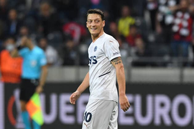Fußball Europa League 1. Spieltag Eintracht Frankfurt - Fenerbahce Istanbul am 16.09.2021 im Deutsche Bank Park in Frankfurt Mesut Özil ( Istanbul )