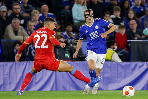 Fußball, EL, Leicester City - SSC Neapel Mandatory Credit: Photo by Robbie Stephenson JMP Shutterstock (12447737an) Timoty Castagne of Leicester City takes on Giovanni Di Lorenzo of Napoli Leicester City v Napoli, UK - 16 Sep 2021 Editorial use only Leicester City v Napoli, UK - 16 Sep 2021 Editorial use only  Copyright: xRobbiexStephenson JMP Shutterstockx 12447737an