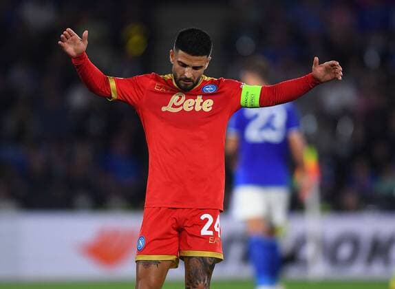 Fußball, EL, Leicester City - SSC Neapel Mandatory Credit: Photo by Anna Gowthorpe Shutterstock (12447006w) Lorenzo Insigne of Napoli is frustrated after his team miss chances in the first half Leicester City v Napoli, UEFA Europa League, Group C, Football, The King Power Stadium, Leicester, UK - 16 Sep 2021 EDITORIAL USE ONLY No use with unauthorised audio, video, data, fixture lists, club league logos or live services. Online in-match use limited to 120 images, no video emulation. No use in betting, games or single club league player publications. Leicester City v Napoli, UEFA Europa League, Group C, Football, The King Power Stadium, Leicester, UK - 16 Sep 2021 EDITORIAL USE ONLY No use with unauthorised audio, video, data, fixture lists, club league logos or live services. Online in-match use limited to 120 images, no video emulation. No use in betting, games or single club league player publications.  Copyright: xAnnaxGowthorpe Shutterstockx 12447006w