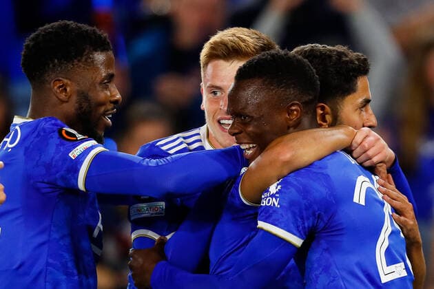 FuÃŸball, EL, Leicester City - SSC Neapel 16th September 2021; King Power, Leicester, England; UEFA Europa League Football, Leicester City versus Napoli; Leicester City players celebrate Ayoze Perez& x2019;s goal after 8 minutes (1-0)  ActionPlus12323062 GrahamxWilson