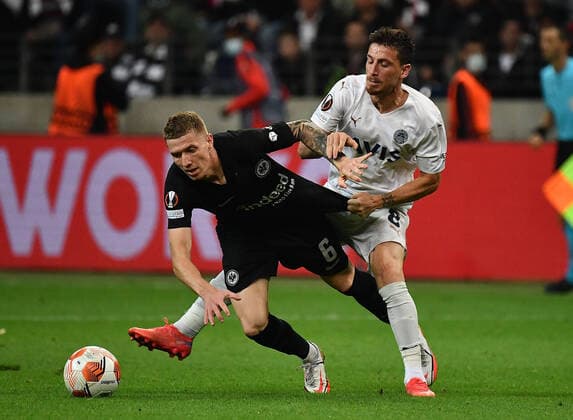 16.09.2021, xjhx, Fussball UEFA Europa League, Eintracht Frankfurt - Fenerbahce SK Istanbul emspor, v.l. Kristijan Jakic (Eintracht Frankfurt) Mert Hakan Yandas (Fenerbahce Istanbul) (DFL DFB REGULATIONS PROHIBIT ANY USE OF PHOTOGRAPHS as IMAGE SEQUENCES and or QUASI-VIDEO) Frankfurt am Main