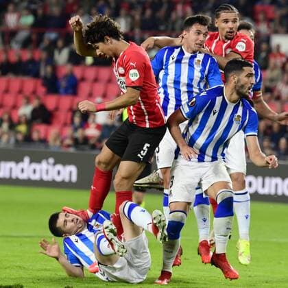 Bilder des Jahres 2021, Sport 09 September Sport Themen der Woche KW37 Sport Bilder des Tages EINDHOVEN - (lr) Igor Zubeldia of Real Sociedad, Andre Ramalho of PSV Eindhoven during the UEFA Europa League match between PSV Eindhoven and Real Sociedad at Phillips Stadium on September 16, 2021 in Eindhoven, Netherlands. ANP OLAF KRAAK UEFA Europa League 2021 2022 xVIxANPxSportx xxANPxIVx *** EINDHOVEN lr Igor Zubeldia of Real Sociedad, Andre Ramalho of PSV Eindhoven during the UEFA Europa League match between PSV Eindhoven and Real Sociedad at Phillips Stadium on September 16, 2021 in Eindhoven, Netherlands ANP OLAF KRAAK UEFA Europa League 2021 2022 xVIxANPxSportx xxANPxIVx 437647806