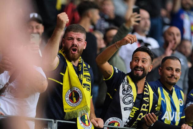 Istanbul Fans beim Spiel Eintracht Frankfurt vs. Fenerbahce Istanbul in der Uefa Europa League am 16.09.2021 Eintracht Frankfurt vs. Fenerbahce Istanbul, Fussball, Uefa Europe League, 16.09.2021 Frankfurt Copyright: xEibner-Pressefotox xMichaelxBermelx