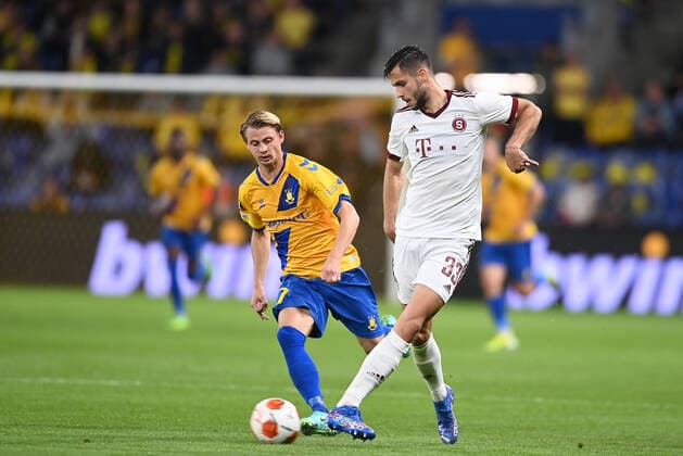 Fußball, EL, Bröndby IF Kopenhagen - Sparta Prag Broendbys Simon Hedlund Europa League-kampen i gruppe A mellem Broendby IF og Sparta Prag, paa Broendby Stadion torsdag den 16. september 2021.. , Denmark Copyright: THOMASxSJOERUPx cop101 spdk20210916-223825-L