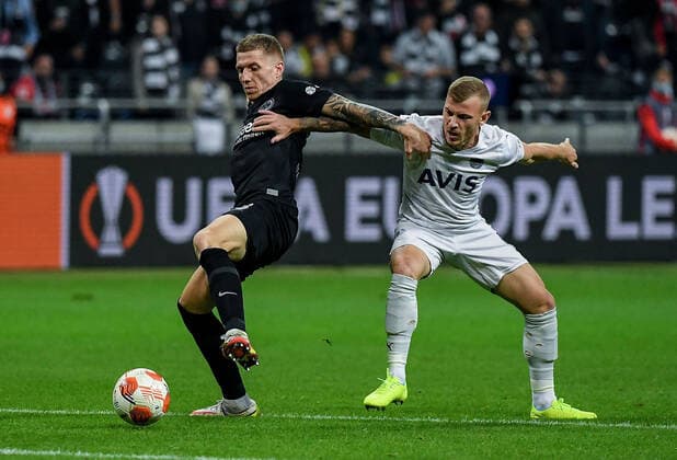 16.09.2021, xpsx, Fussball UEFA Europa League, Eintracht Frankfurt - Fenerbahce SK Istanbul v.l. ristijan Jakic (eintracht), Max Meyer (Fenerbahce Istanbul) (DFL DFB REGULATIONS PROHIBIT ANY USE OF PHOTOGRAPHS as IMAGE SEQUENCES and or QUASI-VIDEO) emspor Frankfurt