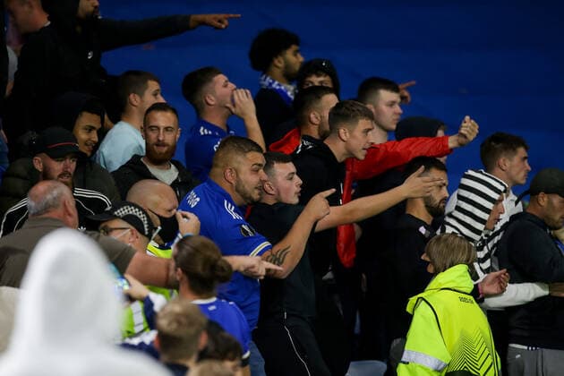 Mandatory Credit: Photo by Robbie Stephenson JMP Shutterstock (12447737bo) Crowd trouble between the Leicester City and Napoli fans at the end of their UEFA Europa League group stage fixture Leicester City v Napoli, UK - 16 Sep 2021 Editorial use only Leicester City v Napoli, UK - 16 Sep 2021 Editorial use only  Copyright: xRobbiexStephenson JMP Shutterstockx 12447737bo