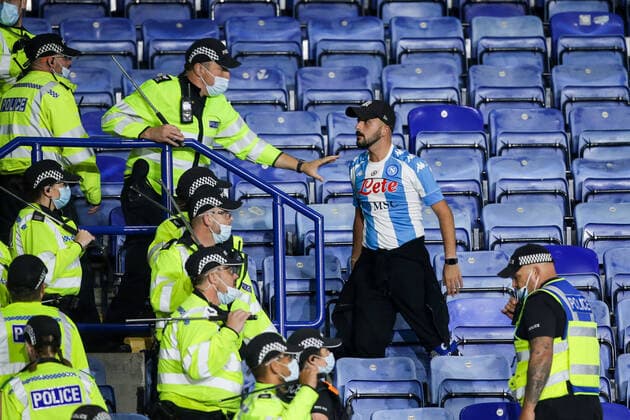 Sport Bilder des Tages Mandatory Credit: Photo by Robbie Stephenson JMP Shutterstock (12447737bj) Crowd trouble between the Leicester City and Napoli fans at the end of their UEFA Europa League group stage fixture Leicester City v Napoli, UK - 16 Sep 2021 Editorial use only Leicester City v Napoli, UK - 16 Sep 2021 Editorial use only  Copyright: xRobbiexStephenson JMP Shutterstockx 12447737bj