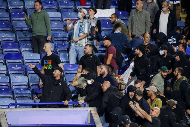 Mandatory Credit: Photo by Robbie Stephenson JMP Shutterstock (12447737bk) Crowd trouble between the Leicester City and Napoli fans at the end of their UEFA Europa League group stage fixture Leicester City v Napoli, UK - 16 Sep 2021 Editorial use only Leicester City v Napoli, UK - 16 Sep 2021 Editorial use only  Copyright: xRobbiexStephenson JMP Shutterstockx 12447737bk