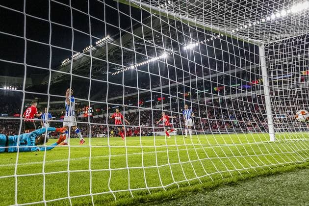 EINDHOVEN - 16-09-2021, Philips stadion. Dutch football, UEFA Europa League, season 2021-2022. PSV player Mario Gotze scores the 1-0 during the match PSV - Real Sociedad. PSV - Real Sociedad  x13493337x Copyright: