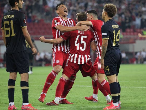 Olympiacos F.C. v Royal Antwerp UEFA Europa League Oleg Reabciuk of Olympiacos F.C. celebrates after scoring a goal with his team mates during the UEFA Europa League Group D match at Karaiskakis Stadium, Piraeus Content Not Available For UK Newspapers Copyright: xYannisxHalasx FIL-15879-0059